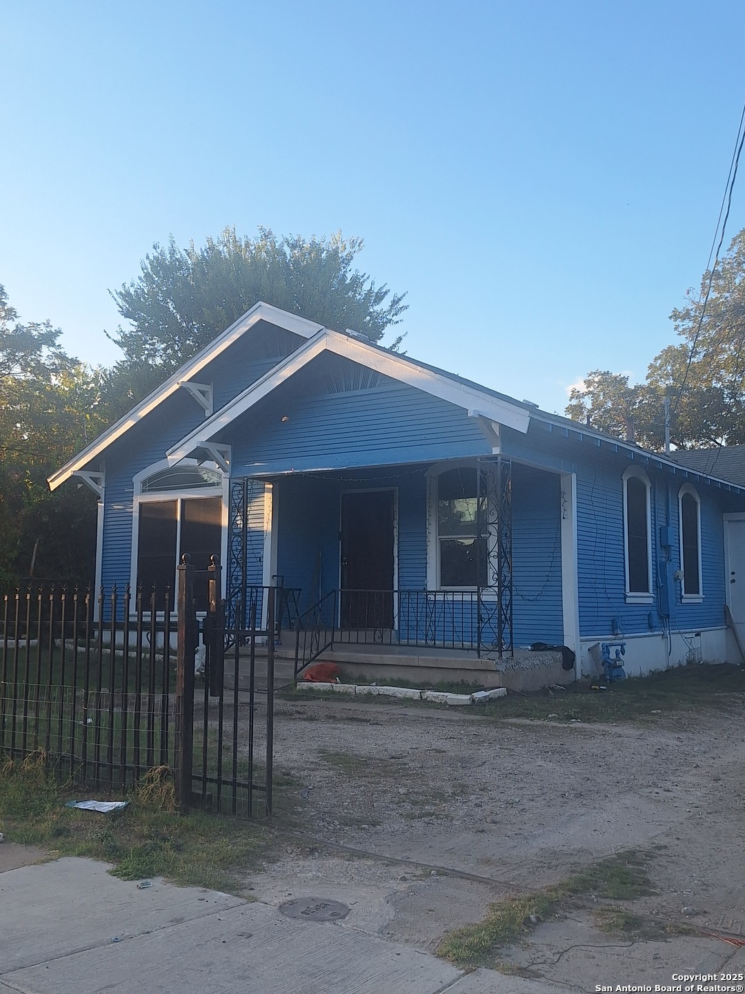 1105 N Center St, San Antonio TX 78202