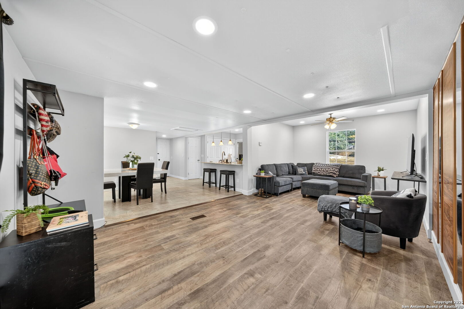 974 S Addison, San Antonio TX 78264