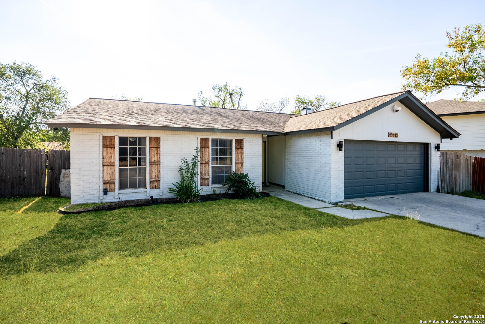 13611 Larkbrook, San Antonio TX 78233