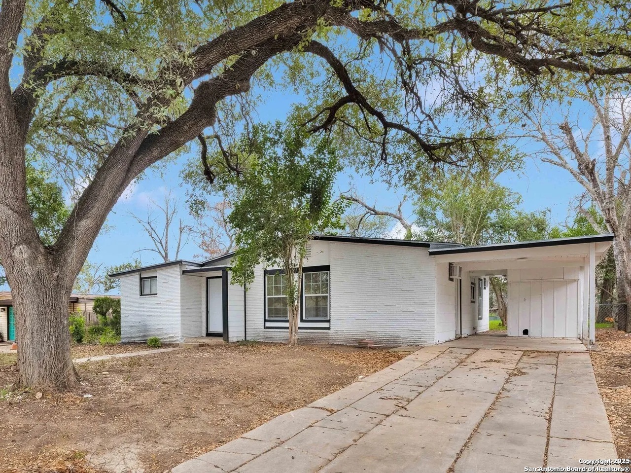 162 Birchwood Dr, San Antonio TX 78213