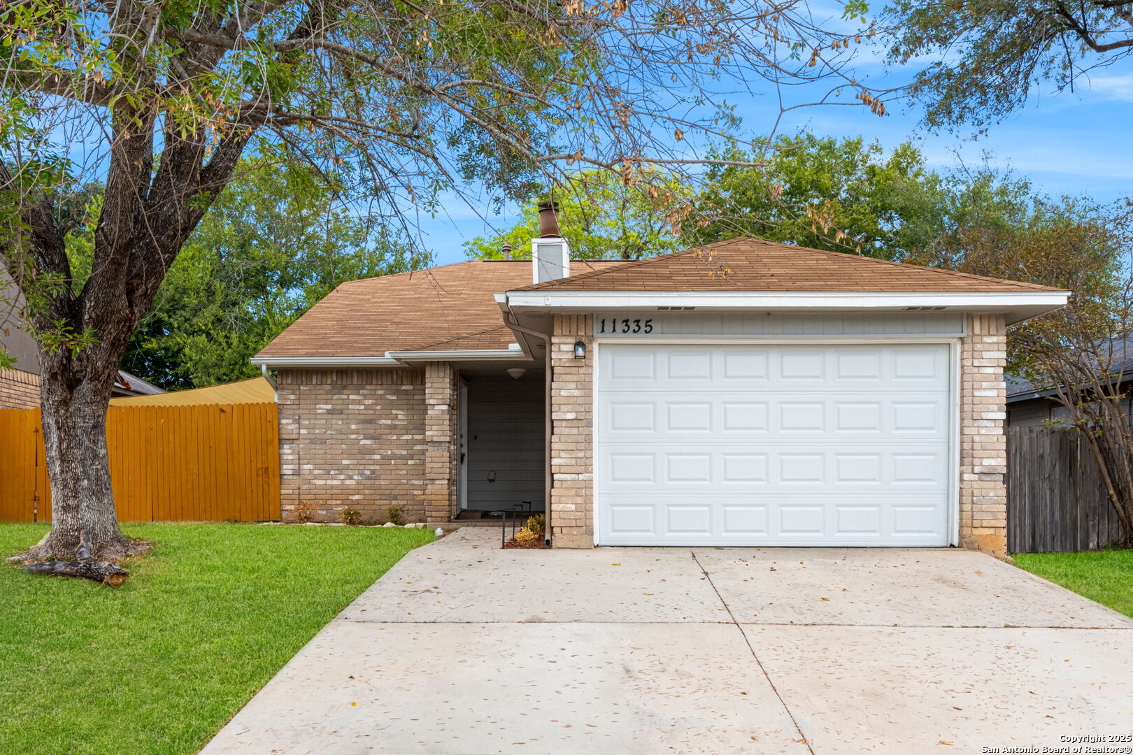 11335 Fish Springs Dr, San Antonio TX 78245