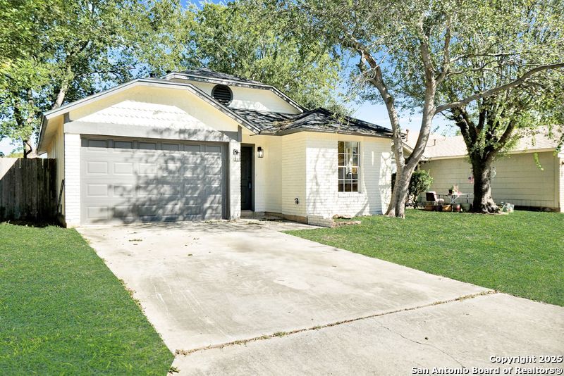 10123 Woodtrail, San Antonio TX 78250