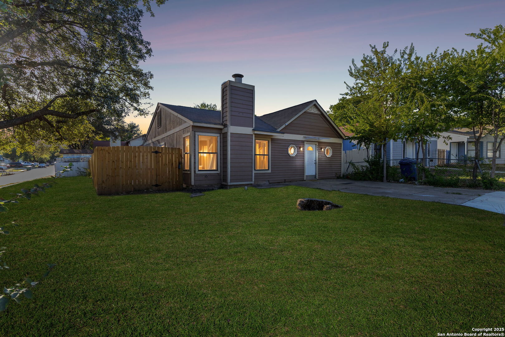 4001 Colonial Sun DR, San Antonio TX 78244