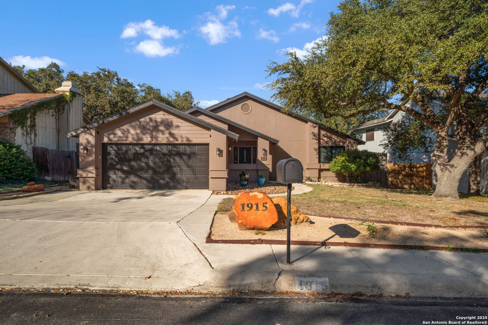 1915 Creek Hollow, San Antonio TX 78259