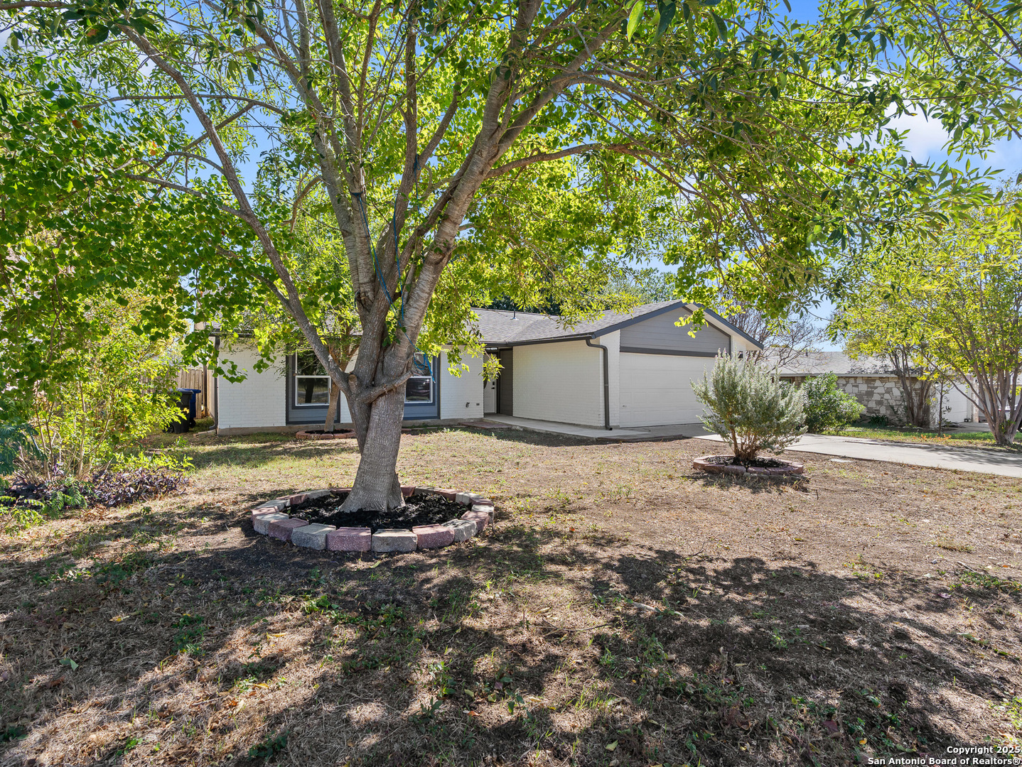 822 Robinair Dr, San Antonio TX 78245