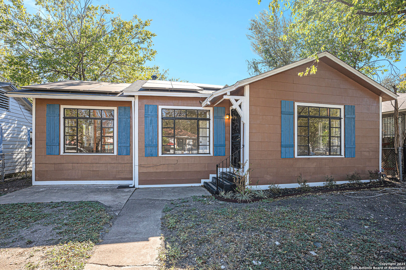 2114 Lee Hall, San Antonio TX 78201