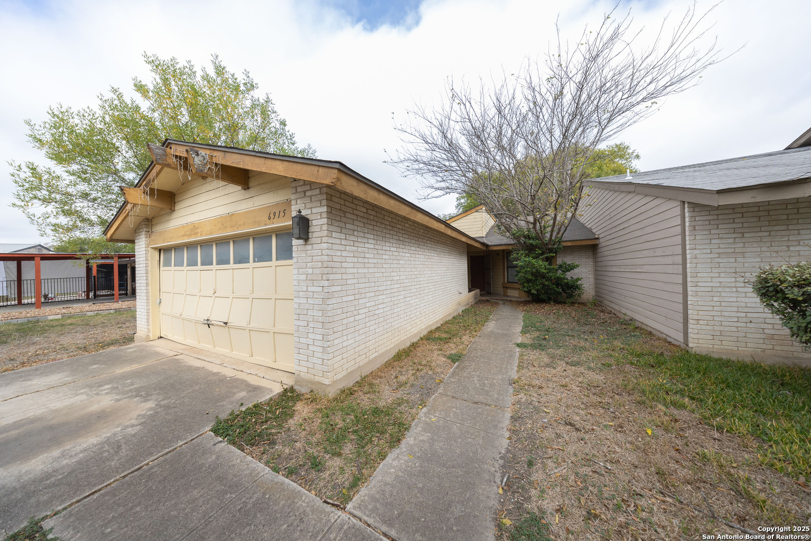 6915 Brecon, San Antonio TX 78239