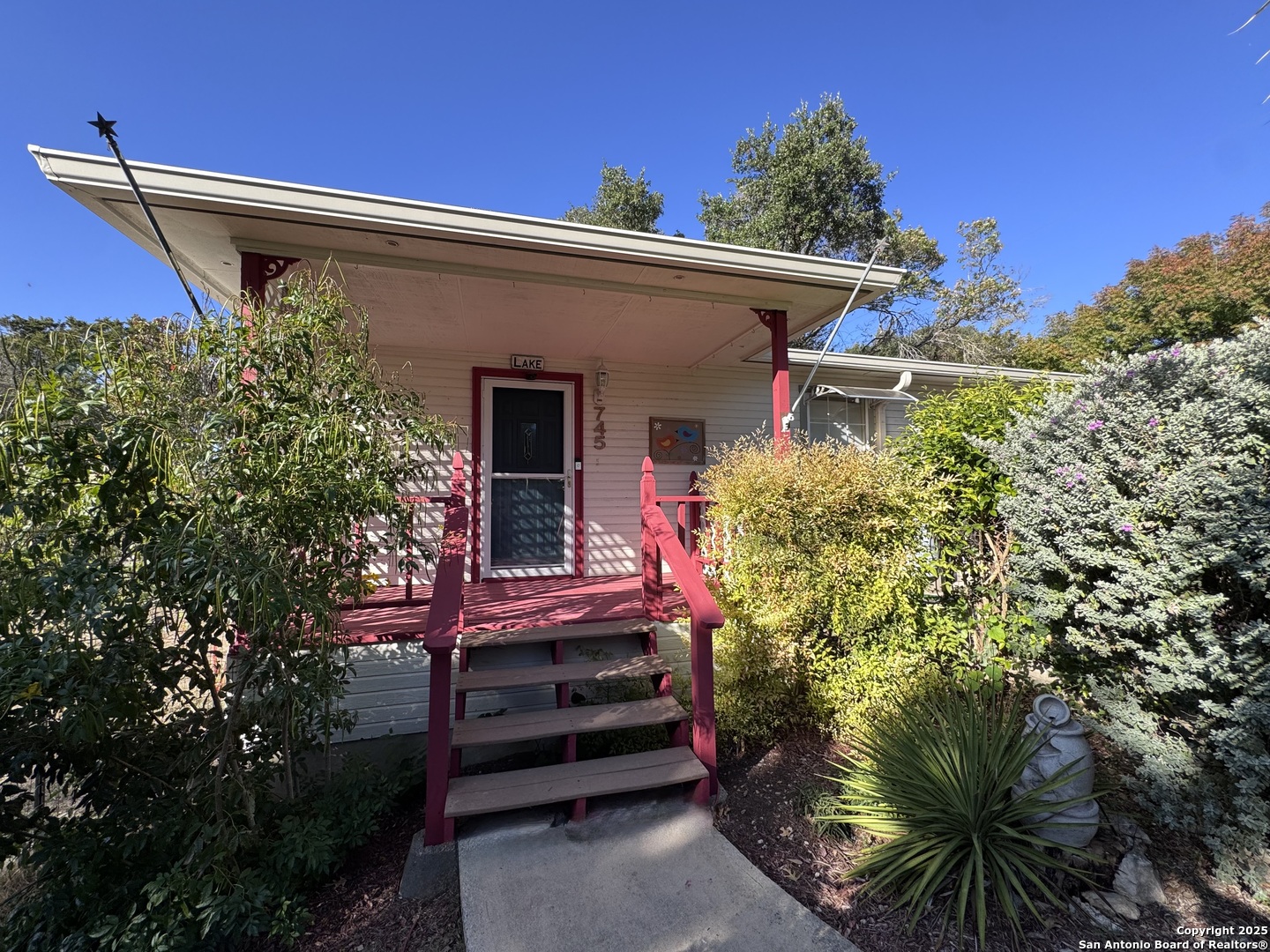 745 Trail Crest, Canyon Lake TX 78133