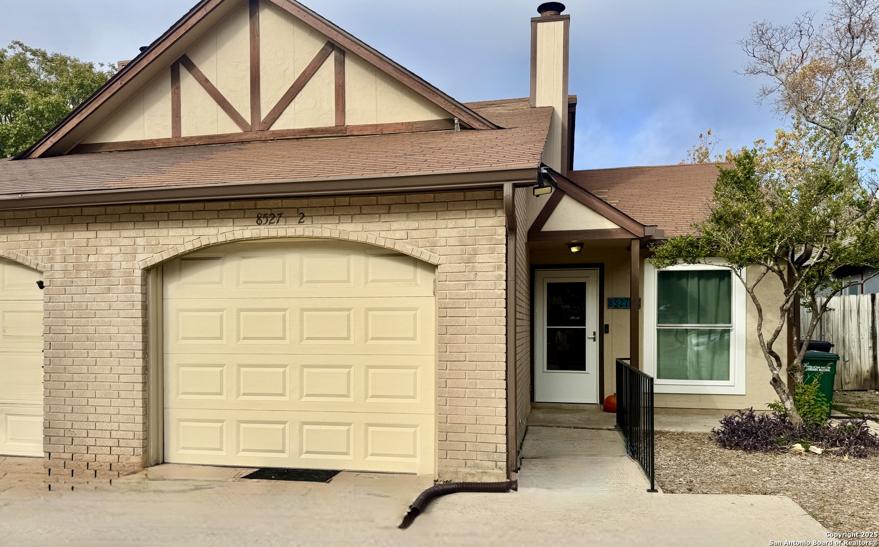 8527 Stonebridge Unit 2, San Antonio TX 78240