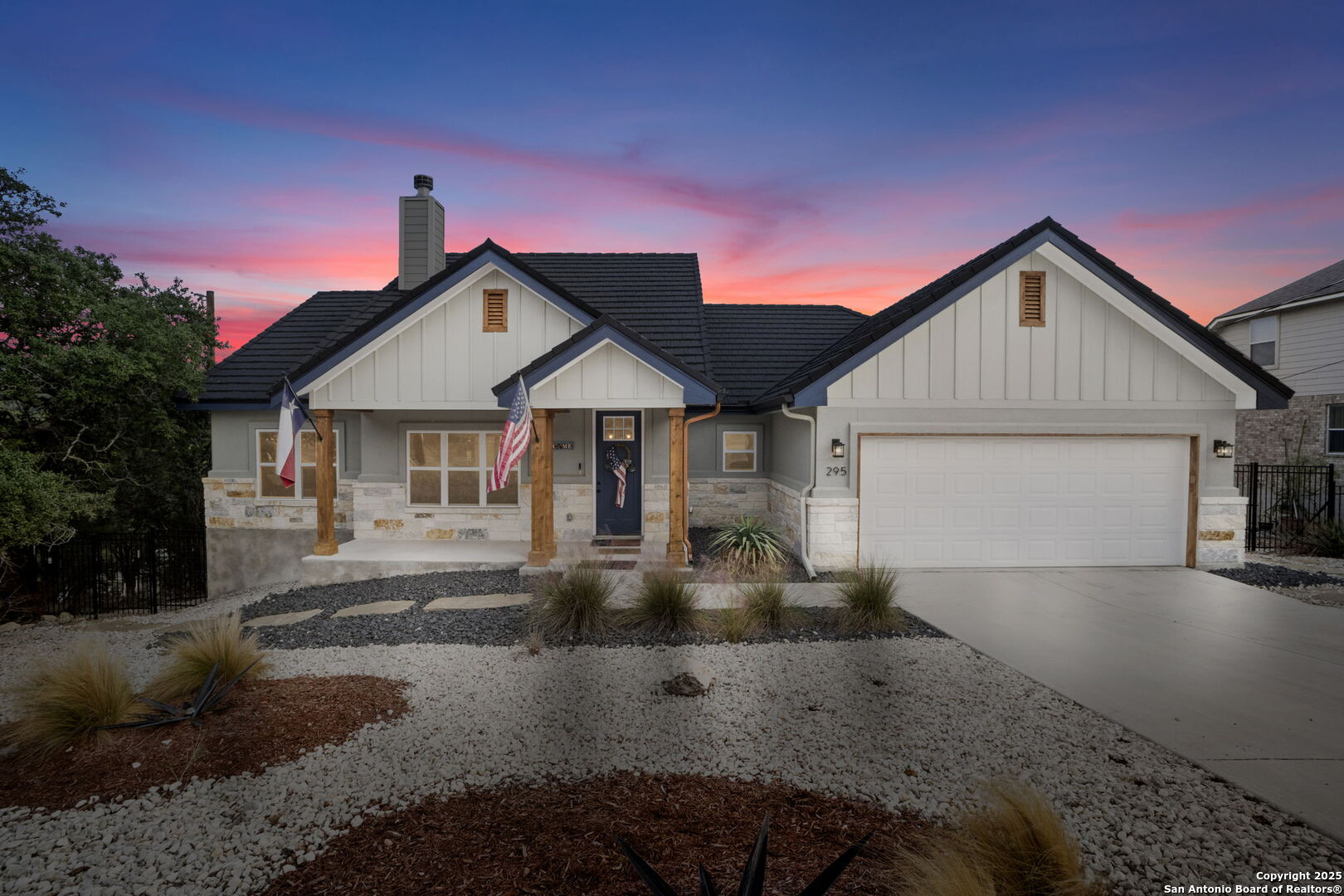 295 Delanoy Dr, Canyon Lake TX 78133