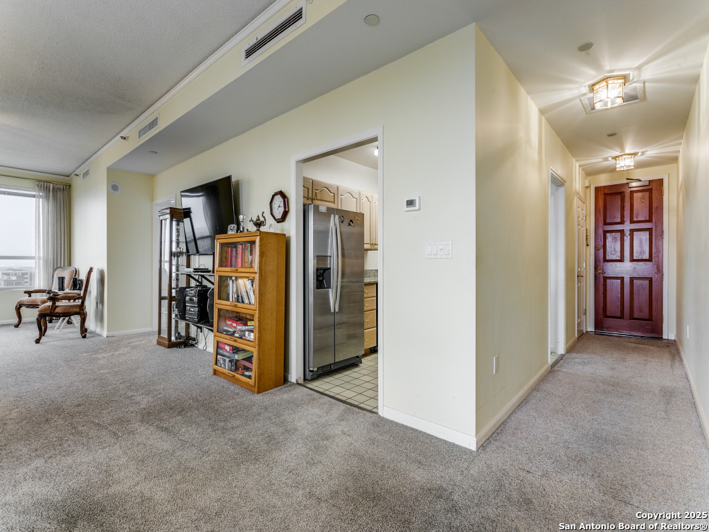 1 Towers Park Ln Unit 1511, San Antonio TX 78209