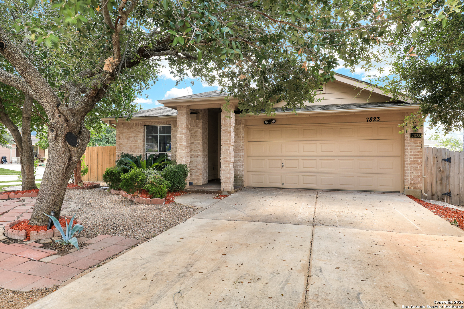 7823 Afterglow Vale, San Antonio TX 78252