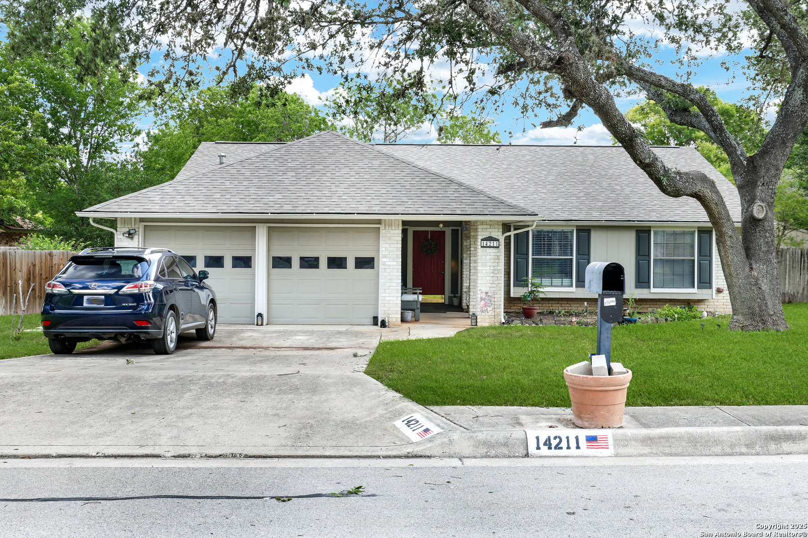 14211 Chadbourne, San Antonio TX 78232