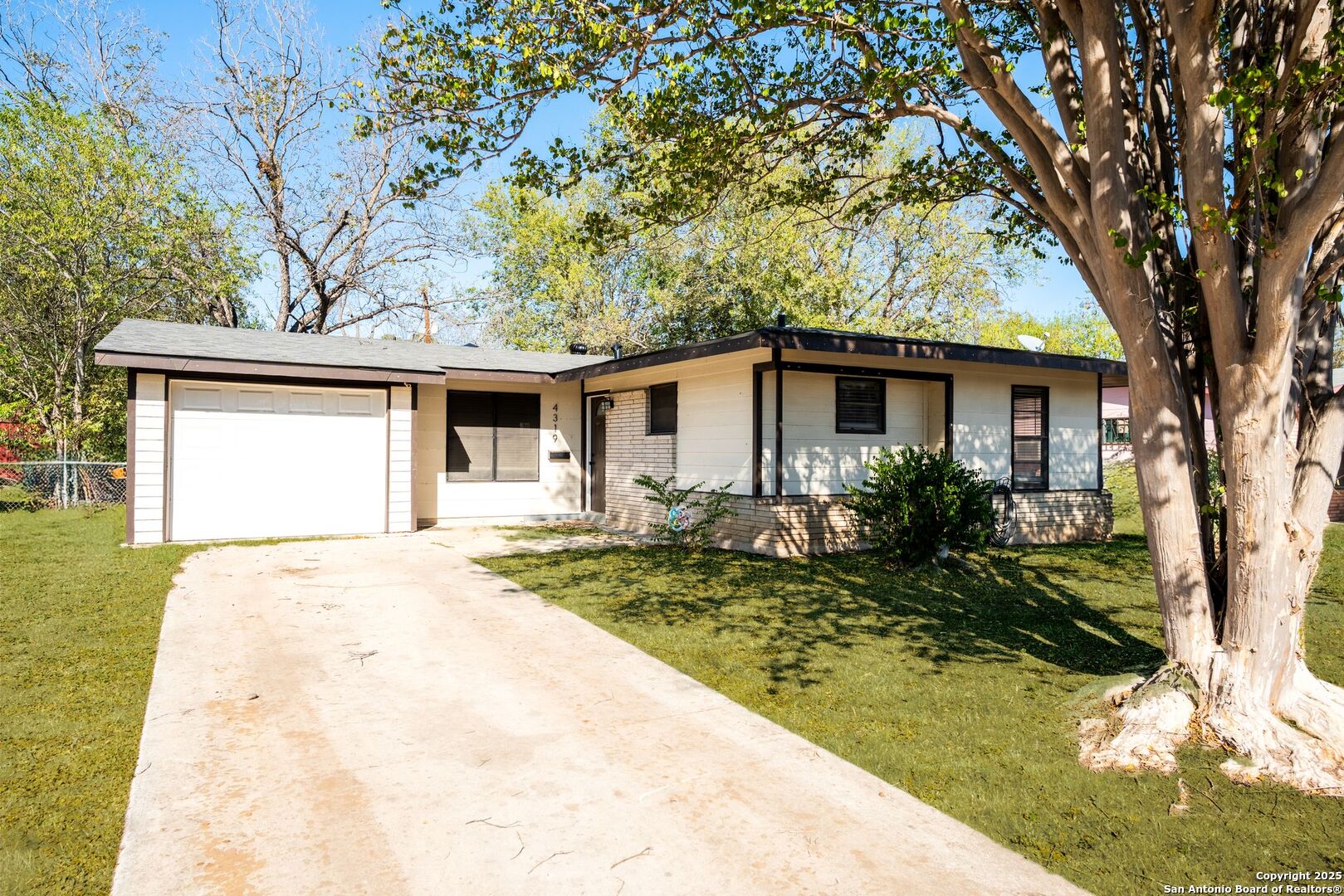 4319 Algruth Dr, San Antonio TX 78220