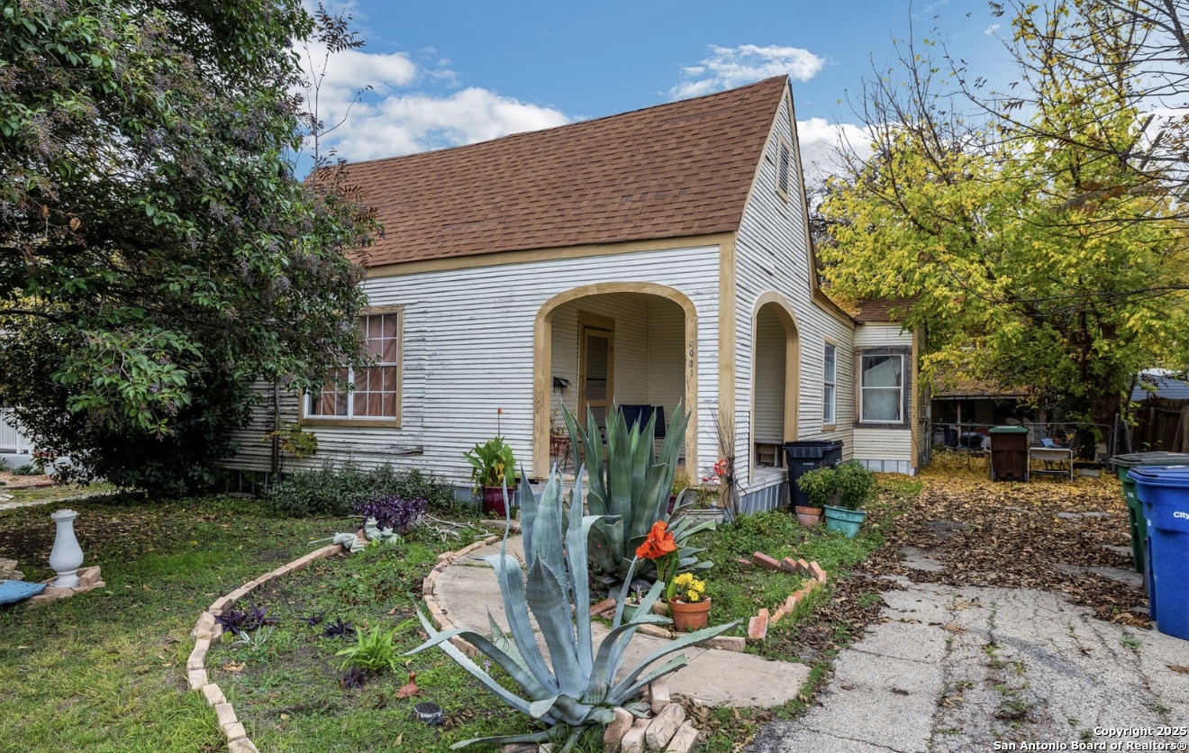 2031 W Kings, San Antonio TX 78201