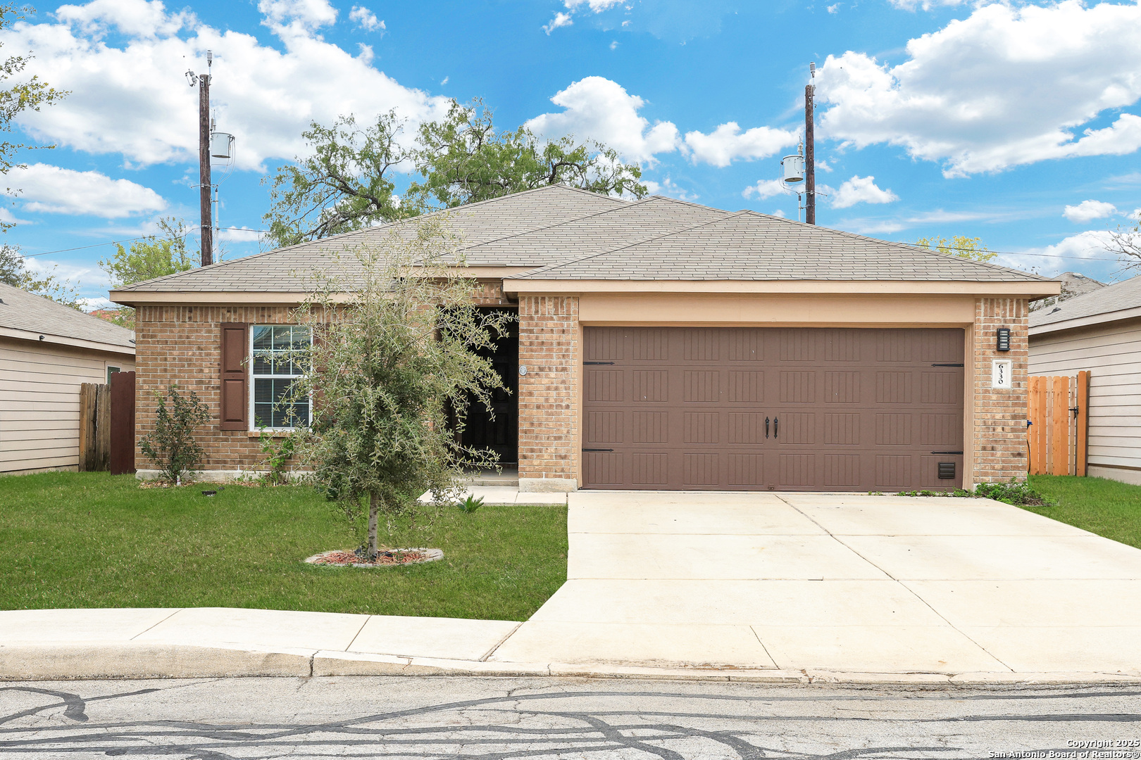 6330 Lake Victoria, San Antonio TX 78222