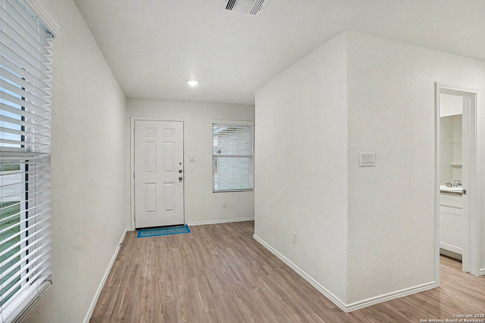 10402 Varmus, Converse TX 78109