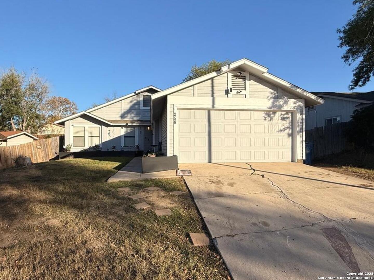 258 Burlington Dr., San Antonio TX 78245