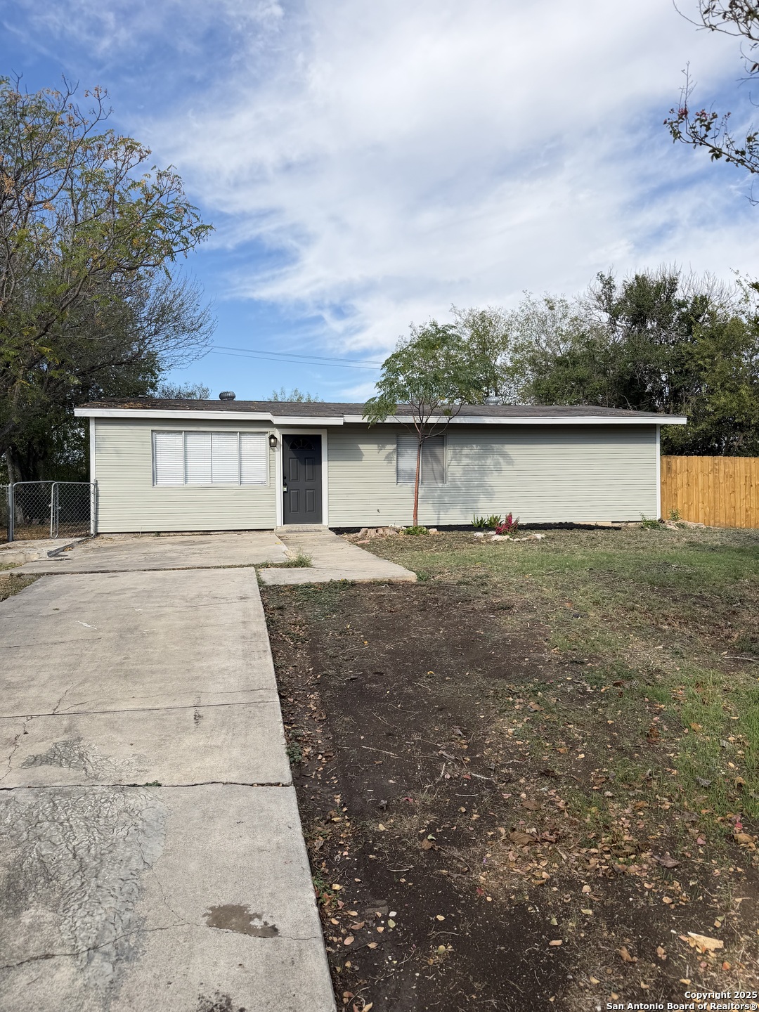 123 Moss Valley, San Antonio TX 78227