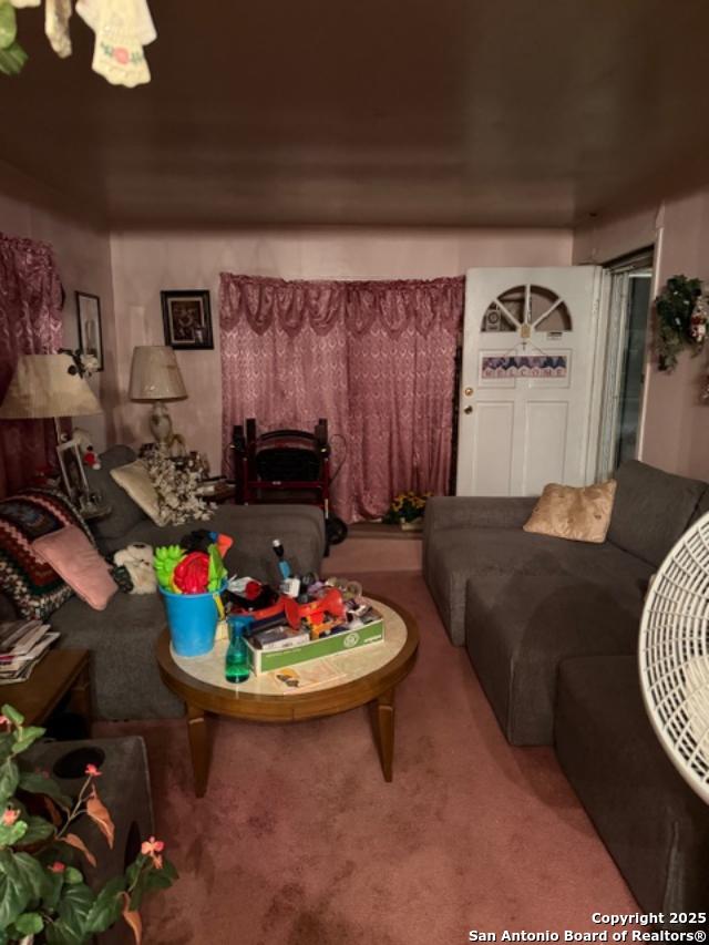 310 W Southcross, San Antonio TX 78221