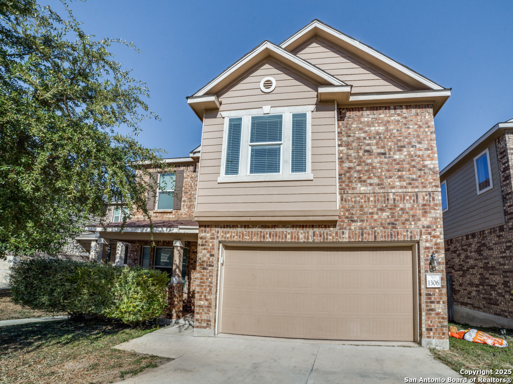 1306 Hummingbird, San Antonio TX 78245