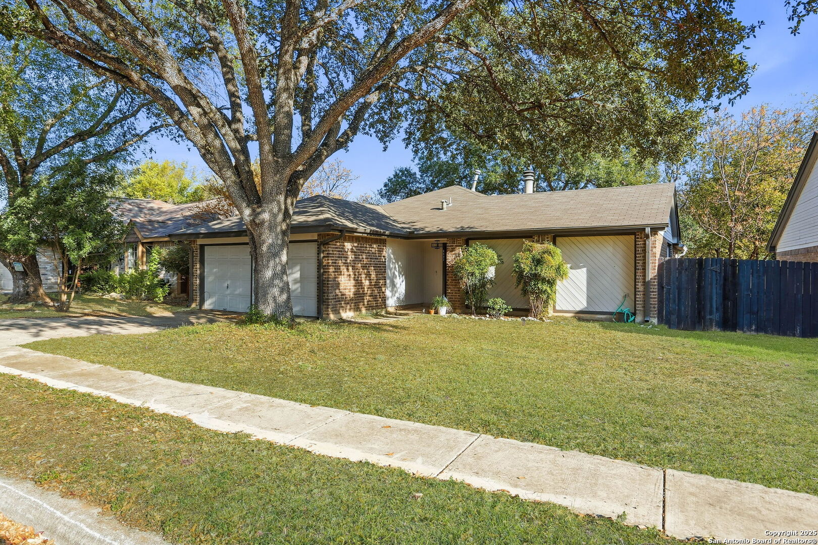 6432 Forest Village, San Antonio TX 78250