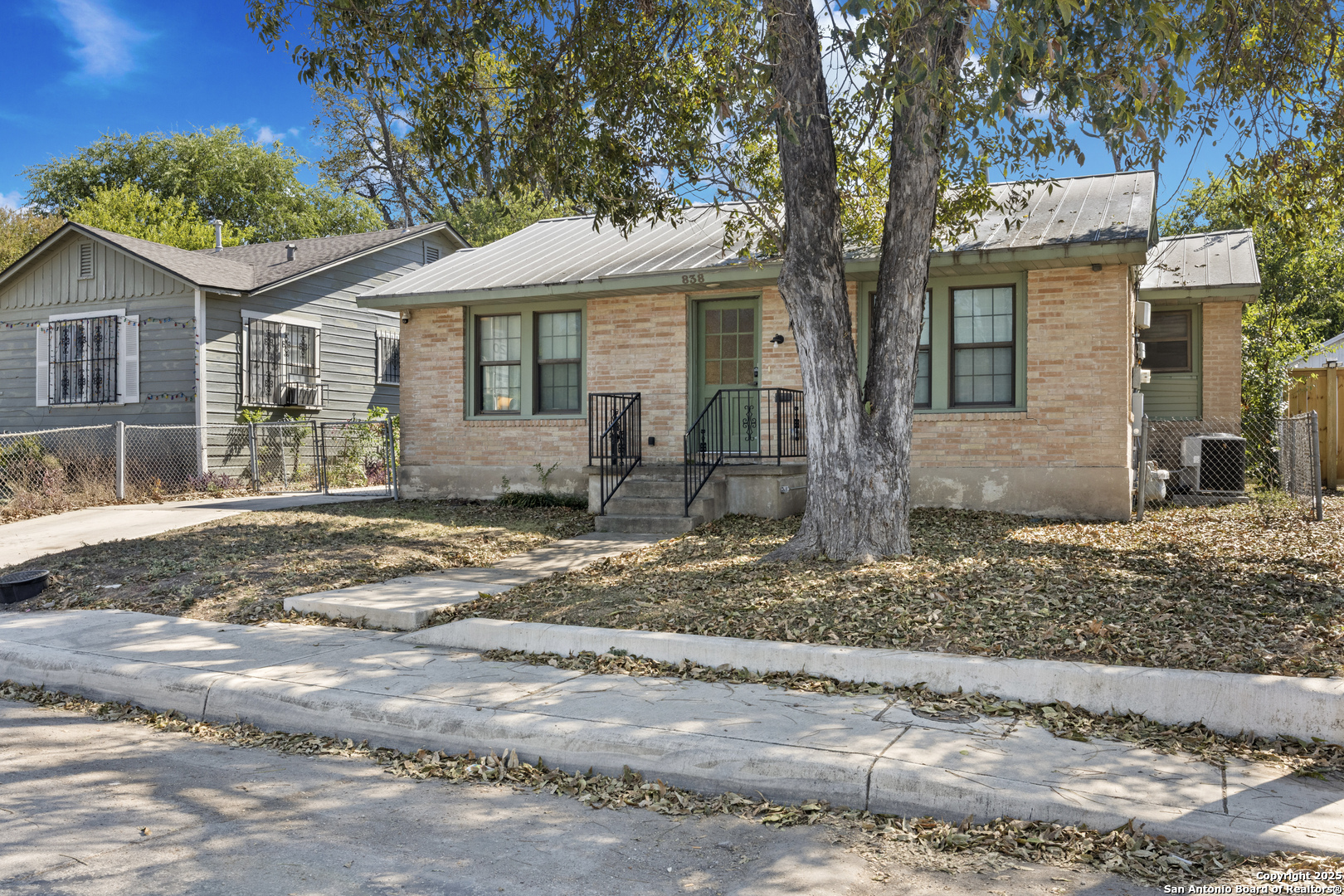 838 Gulf, San Antonio TX 78202