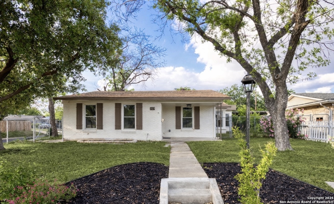 369 W Mandalay, San Antonio TX 78212