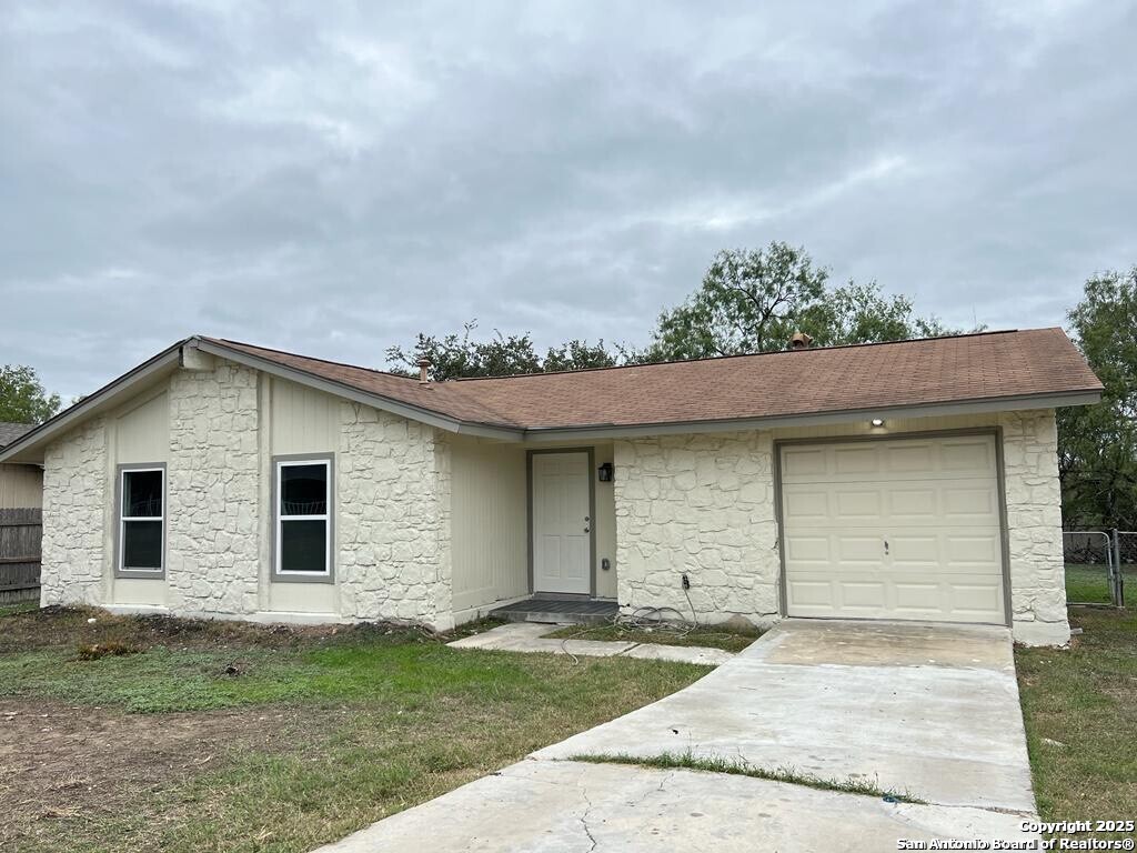 5111 Big Fawn, San Antonio TX 78242