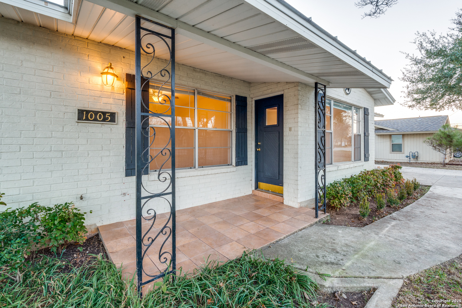 1005 E Blanco, Boerne TX 78006