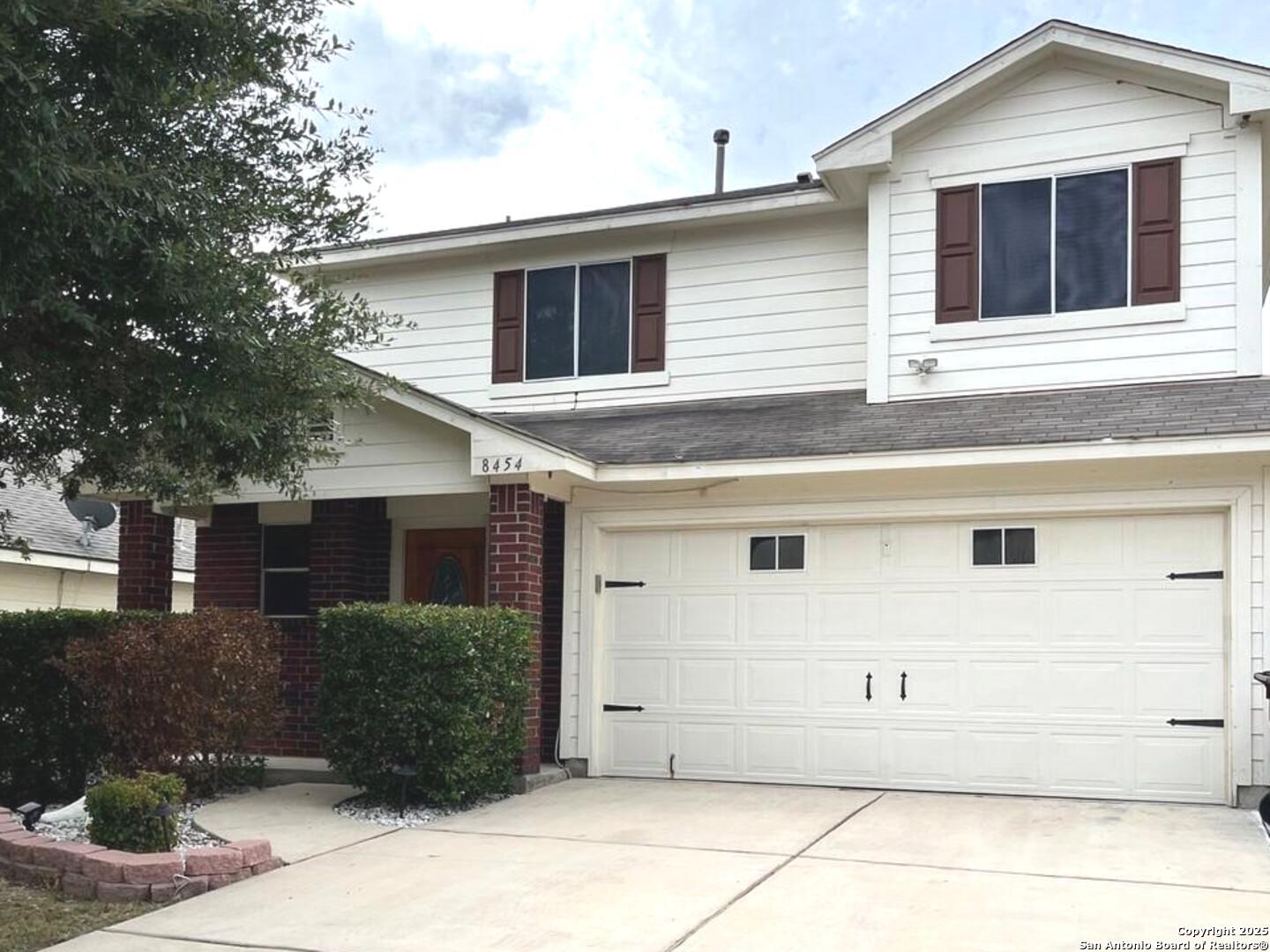 8454 Blackstone Cv, Converse TX 78109