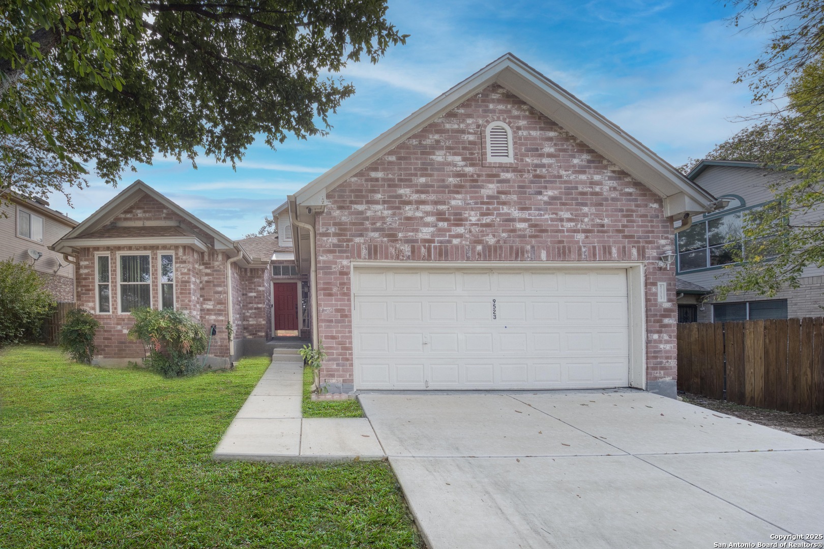 9523 Black Thorn, San Antonio TX 78240