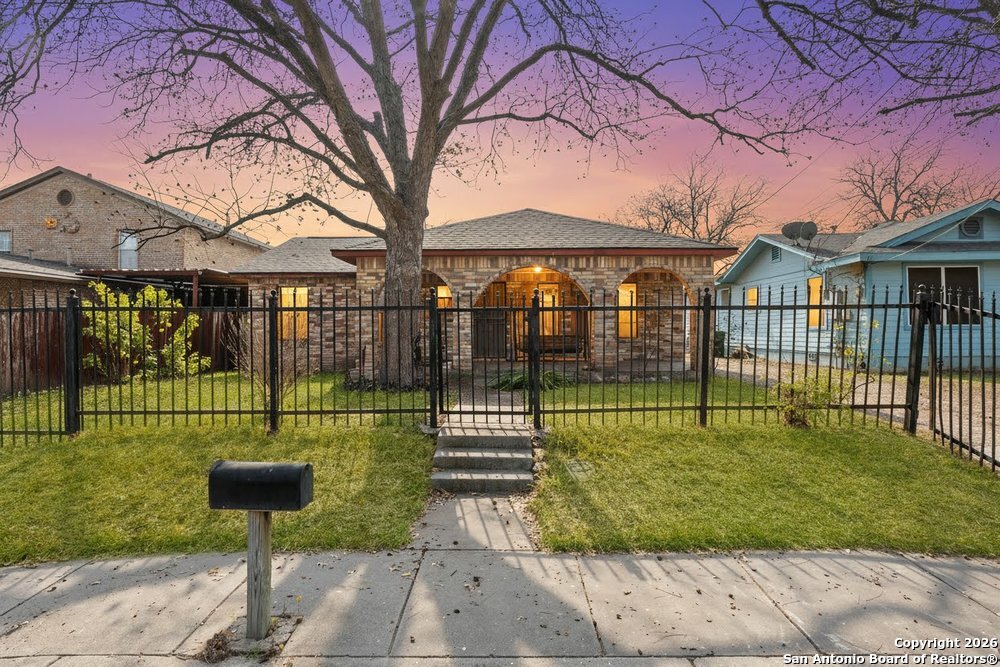 710 darby, San Antonio TX 78207