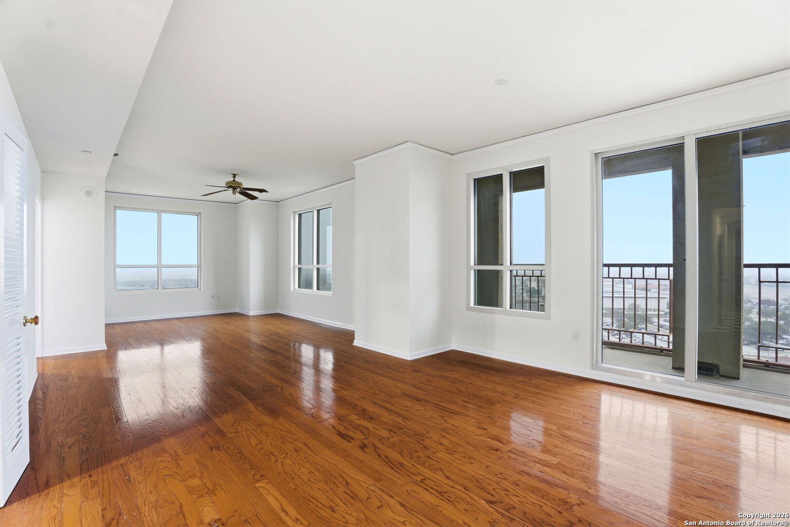 1 TOWERS PARK LN Unit 1512, San Antonio TX 78209