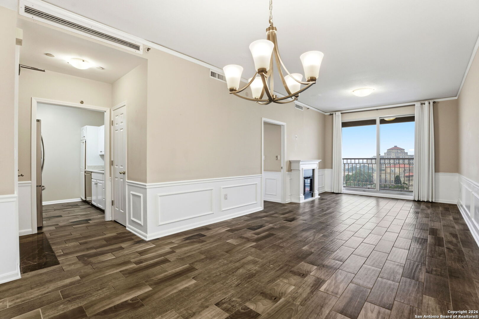 1 Towers Park Ln Unit 1007, San Antonio TX 78209