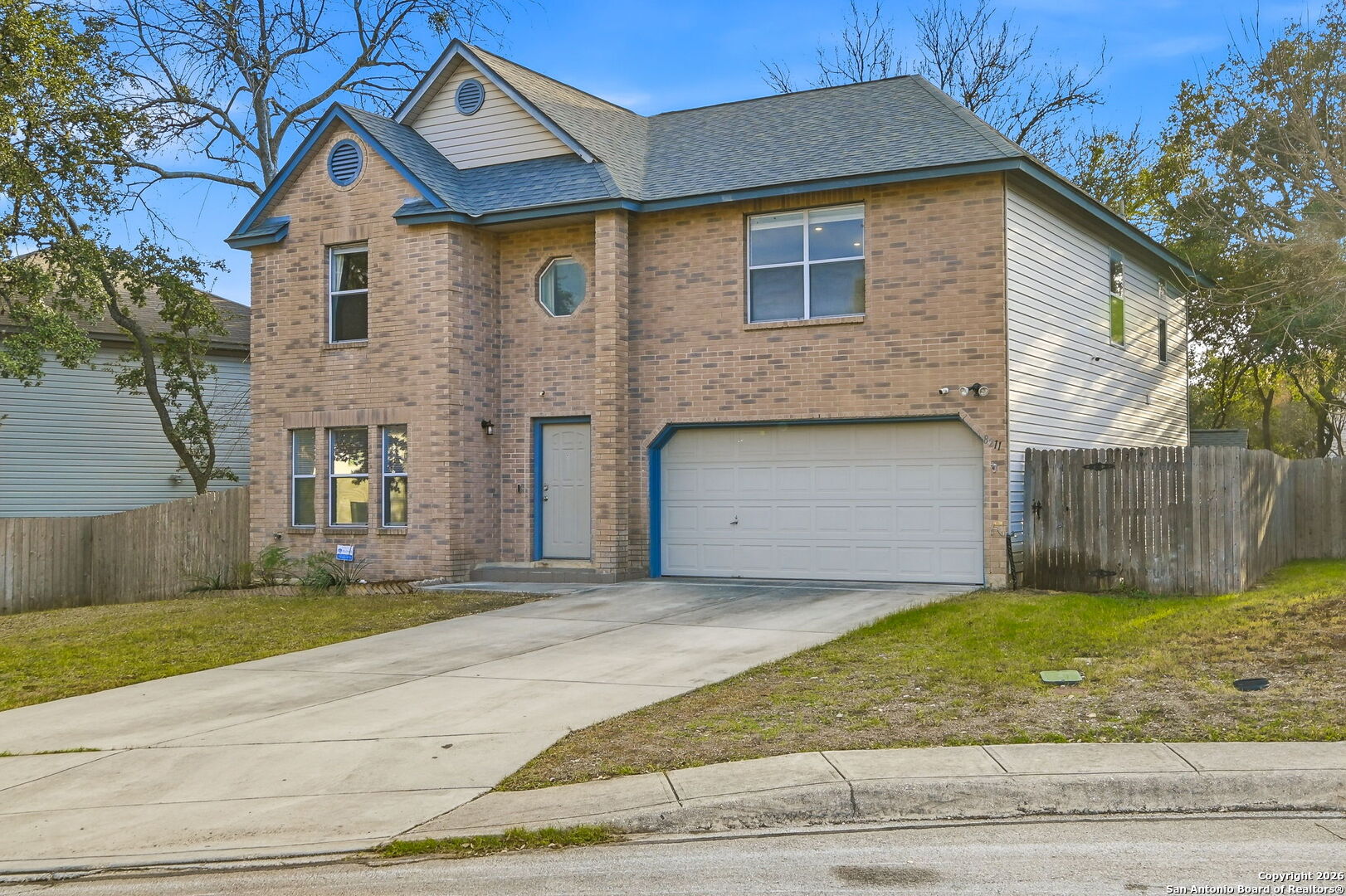 8211 Maverick Ridge Dr, San Antonio TX 78240