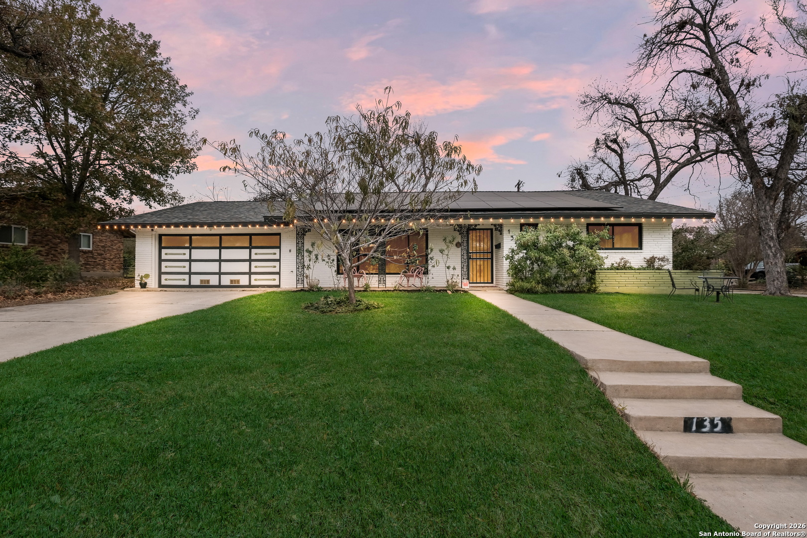 135 Meadowood Ln, San Antonio TX 78216