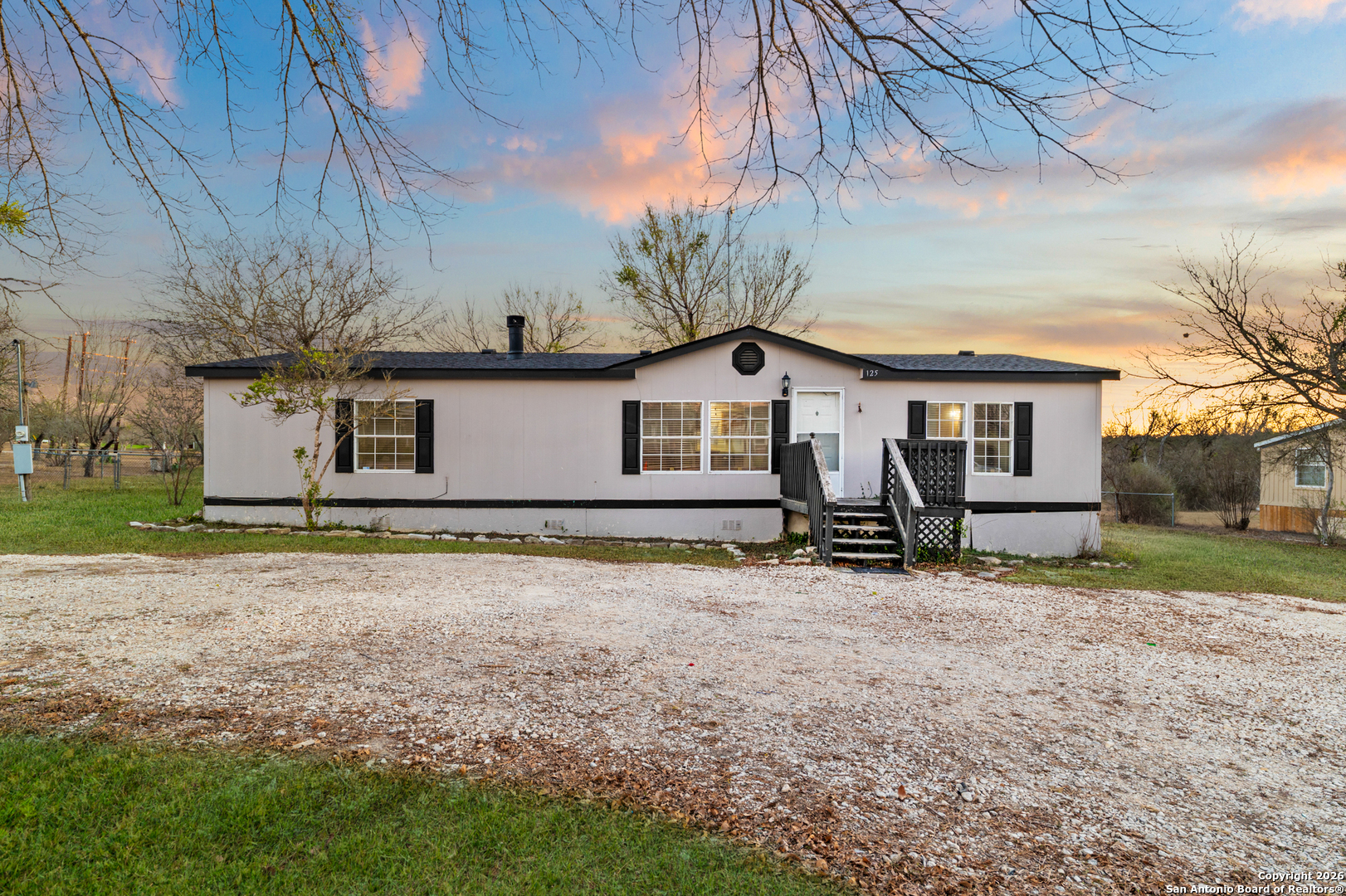 125 County Road 3822, San Antonio TX 78253