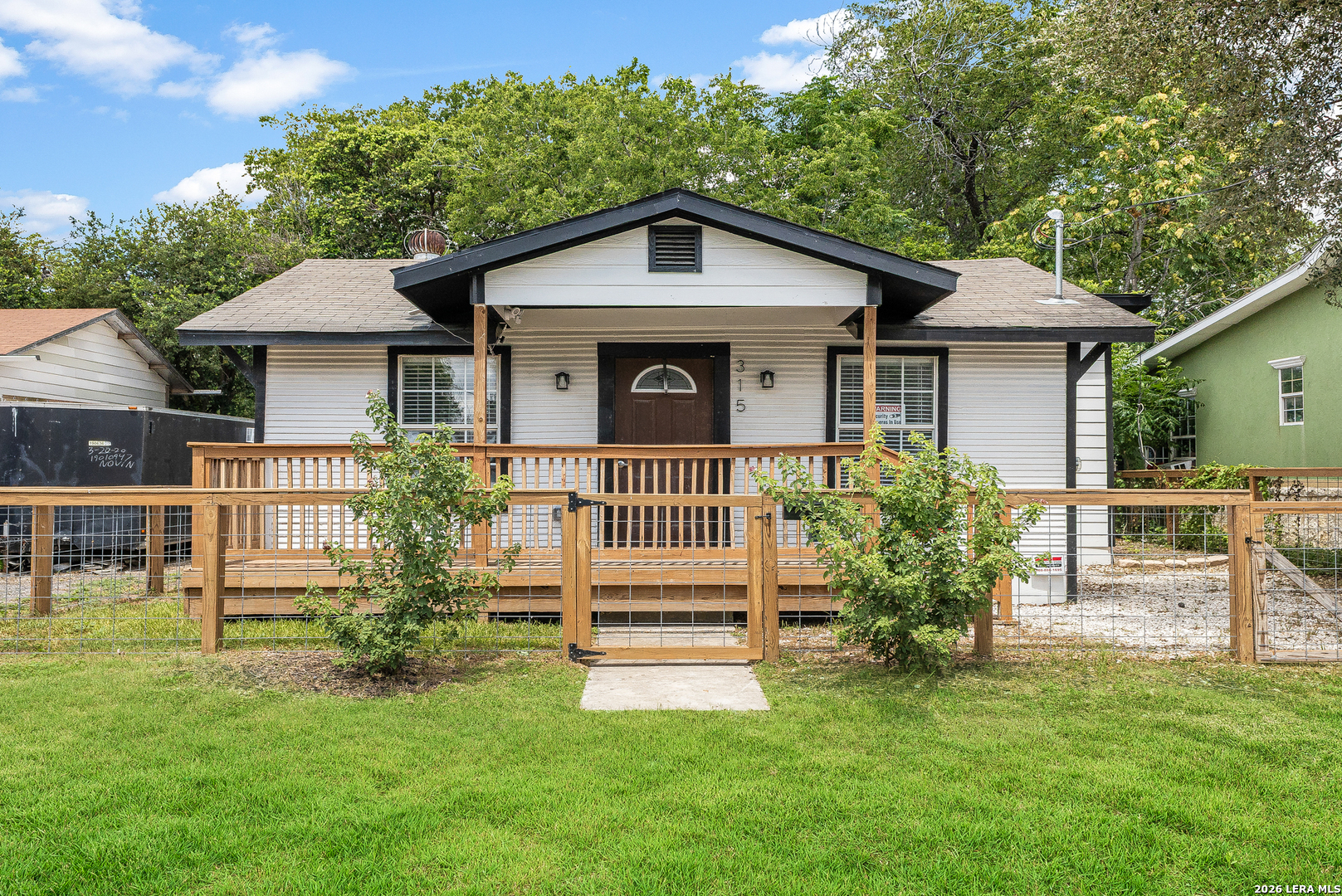 315 Saint James, San Antonio TX 78202