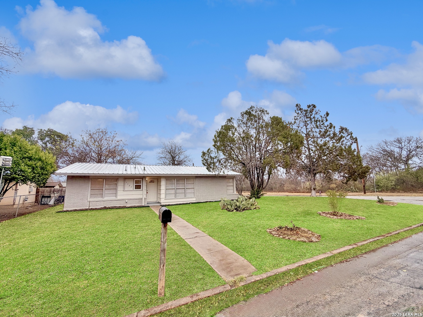 1127 Olney, San Antonio TX 78218