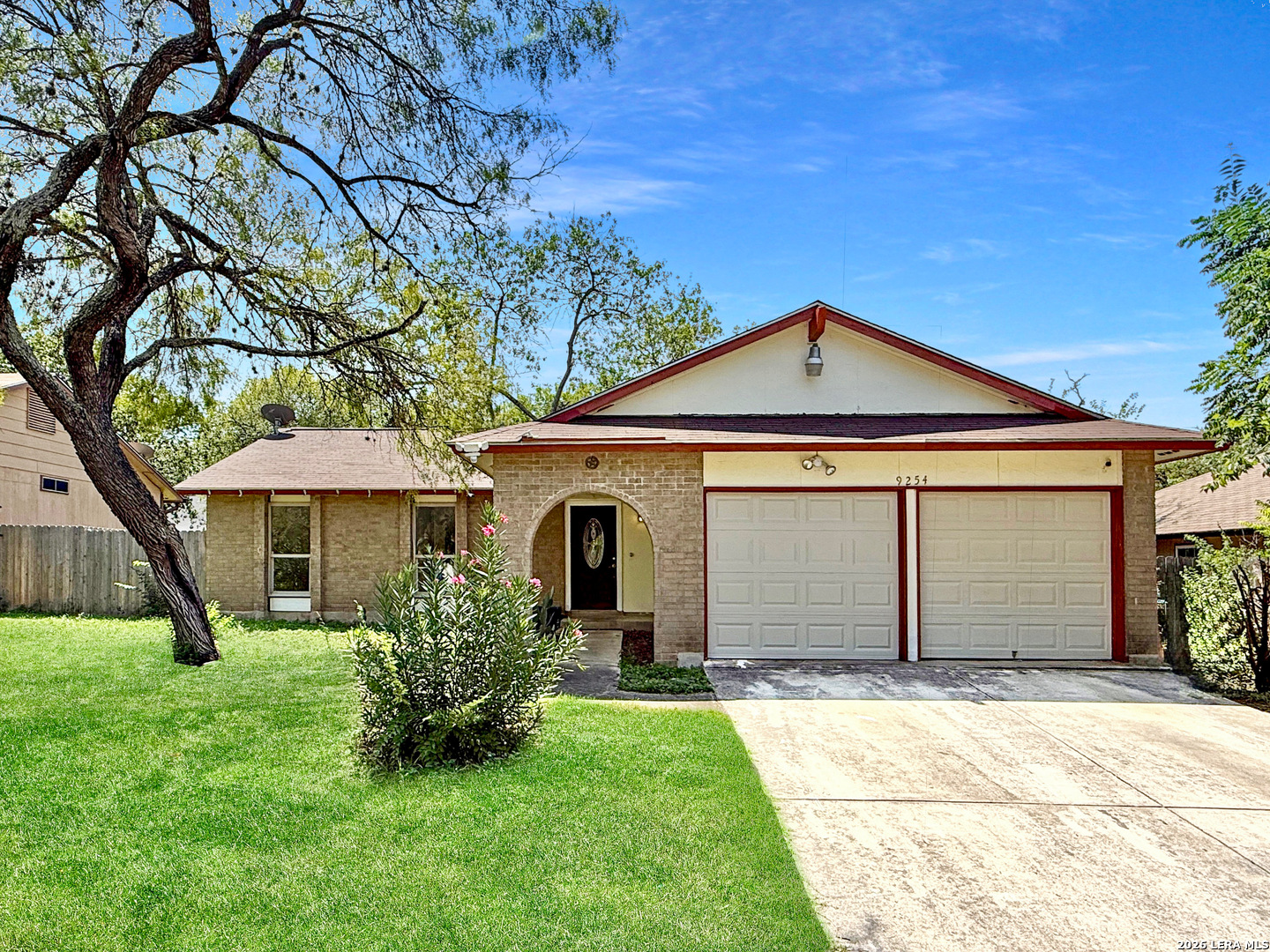 9254 Ridge Town, San Antonio TX 78250