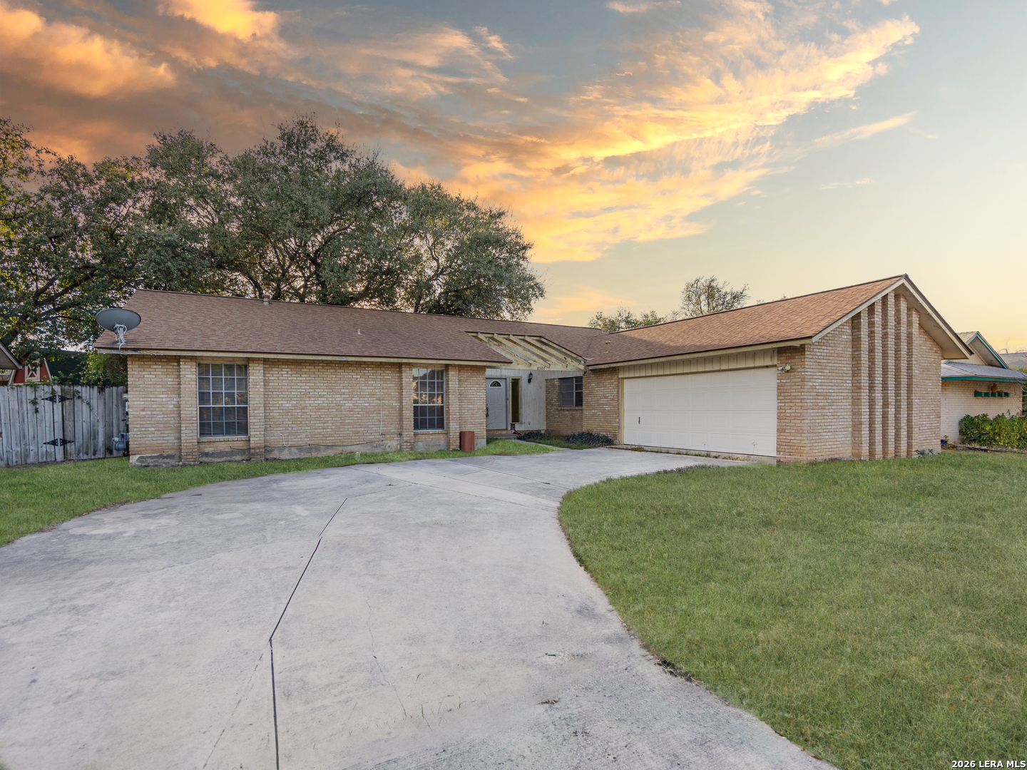 8307 lou gehrig, San Antonio TX 78240