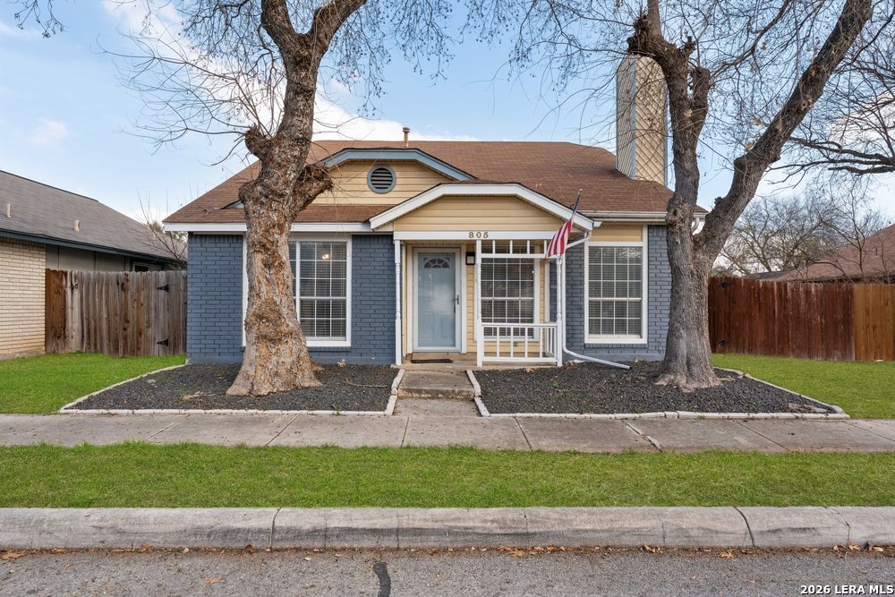 805 Garden Meadow Dr, Universal City TX 78148