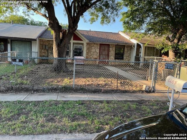 6605 Spring Lark St, San Antonio TX 78249