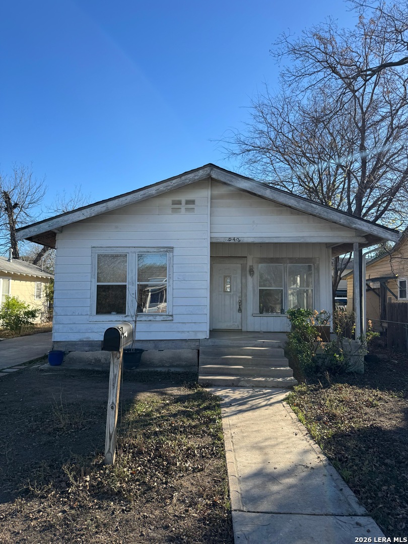 942 W Lynwood, San Antonio TX 78201