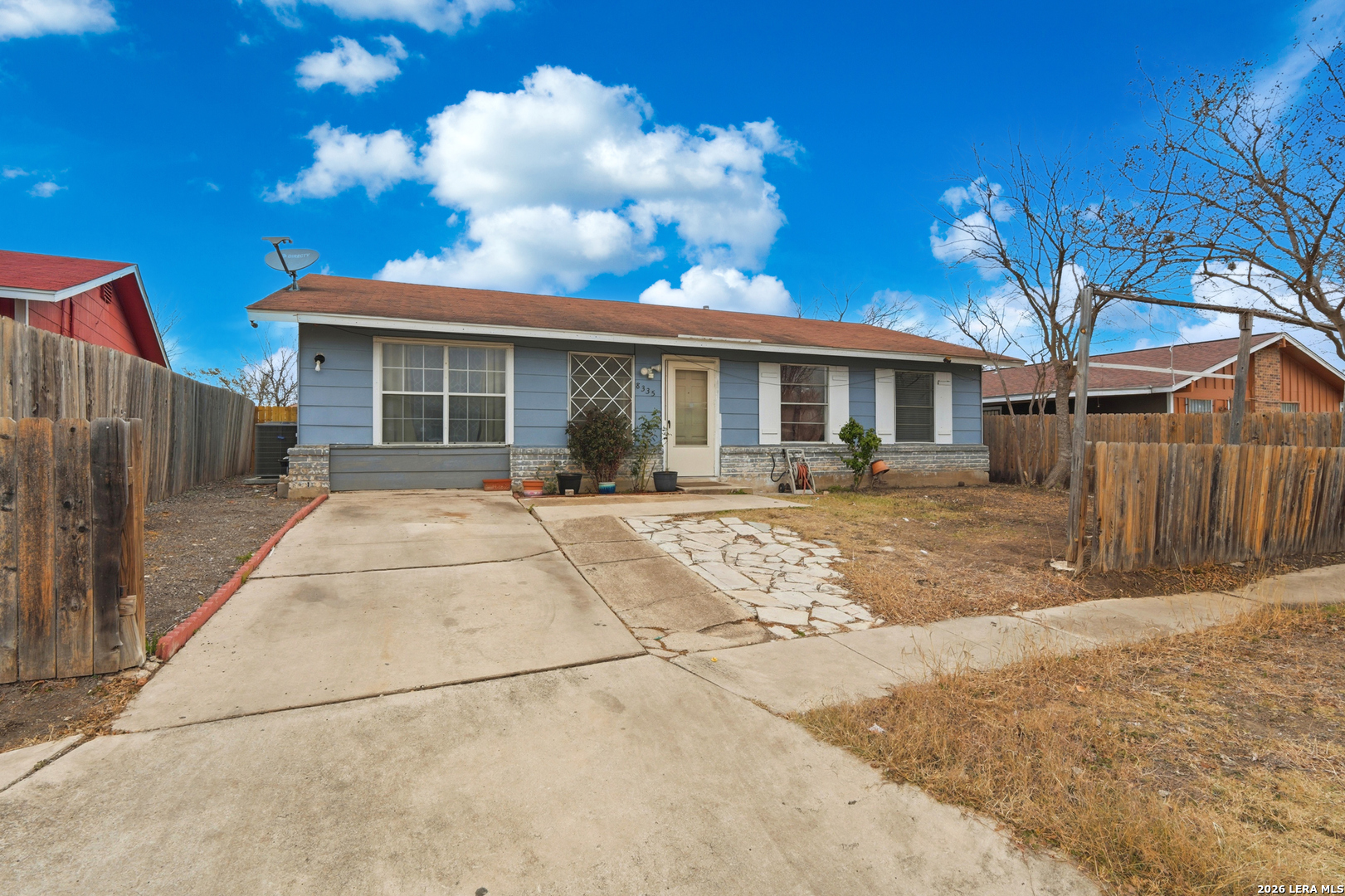 8335 Swift Eagle Dr, San Antonio TX 78242
