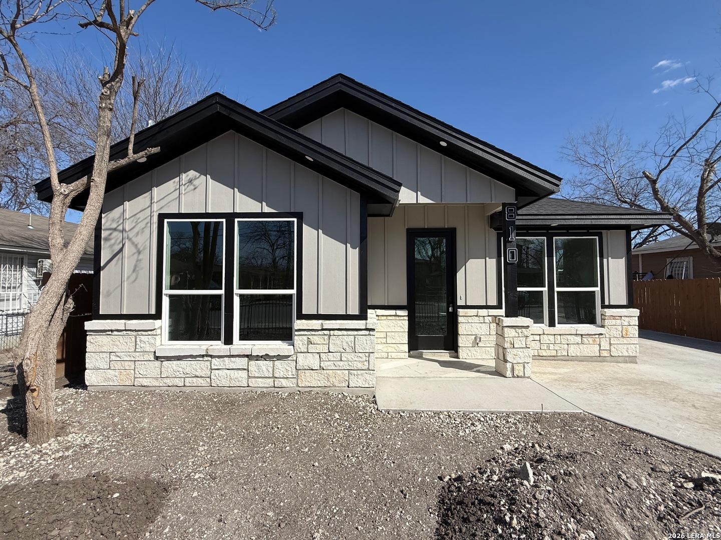 810 S San Eduardo Ave., San Antonio TX 78228