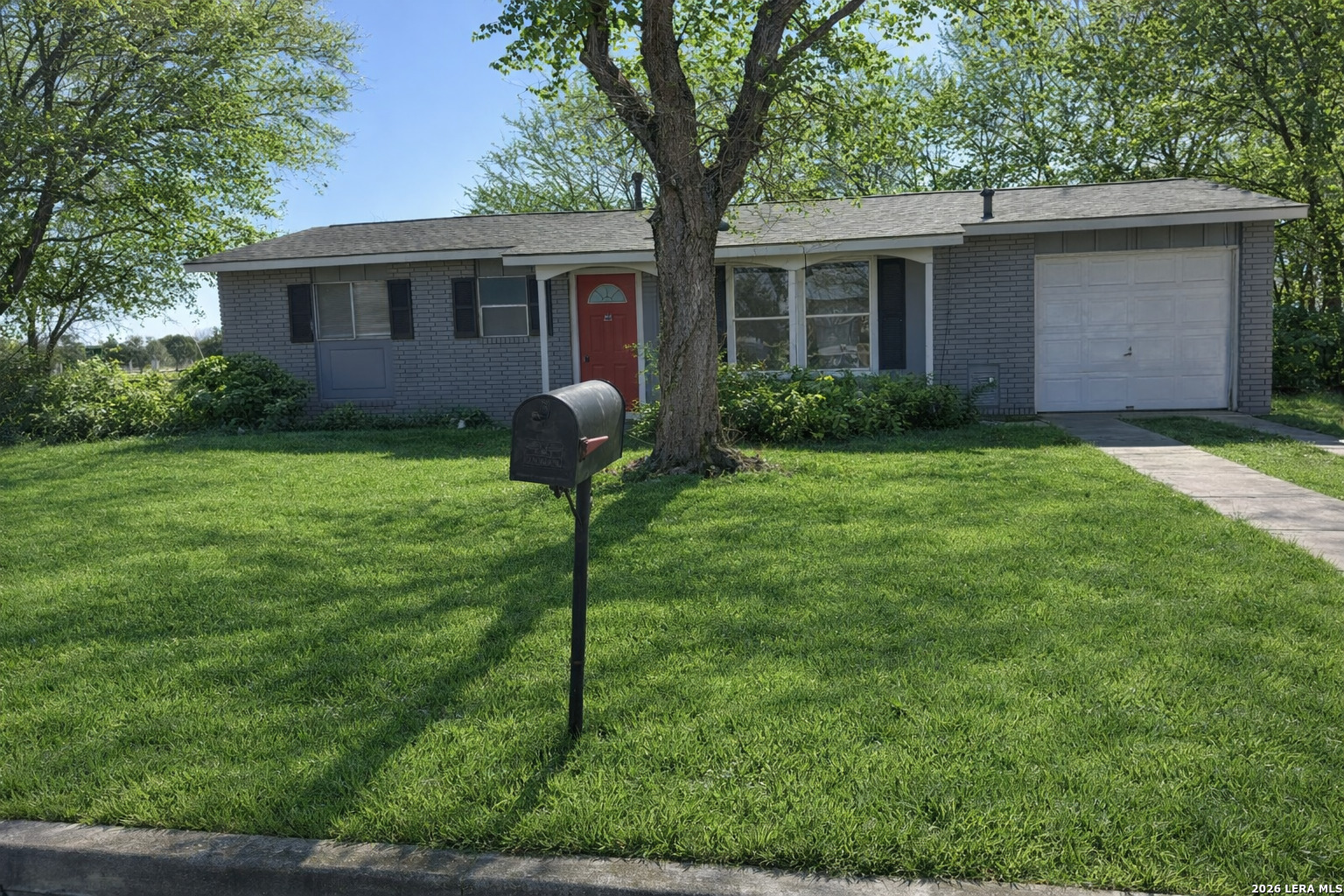 502 W Aviation Blvd, Universal City TX 78148