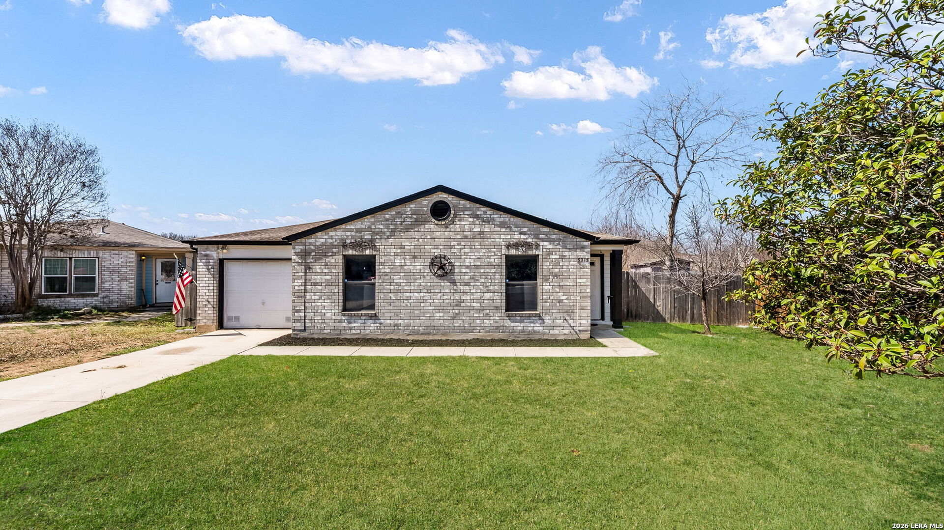 5915 Hidden Iron Cir, San Antonio TX 78250