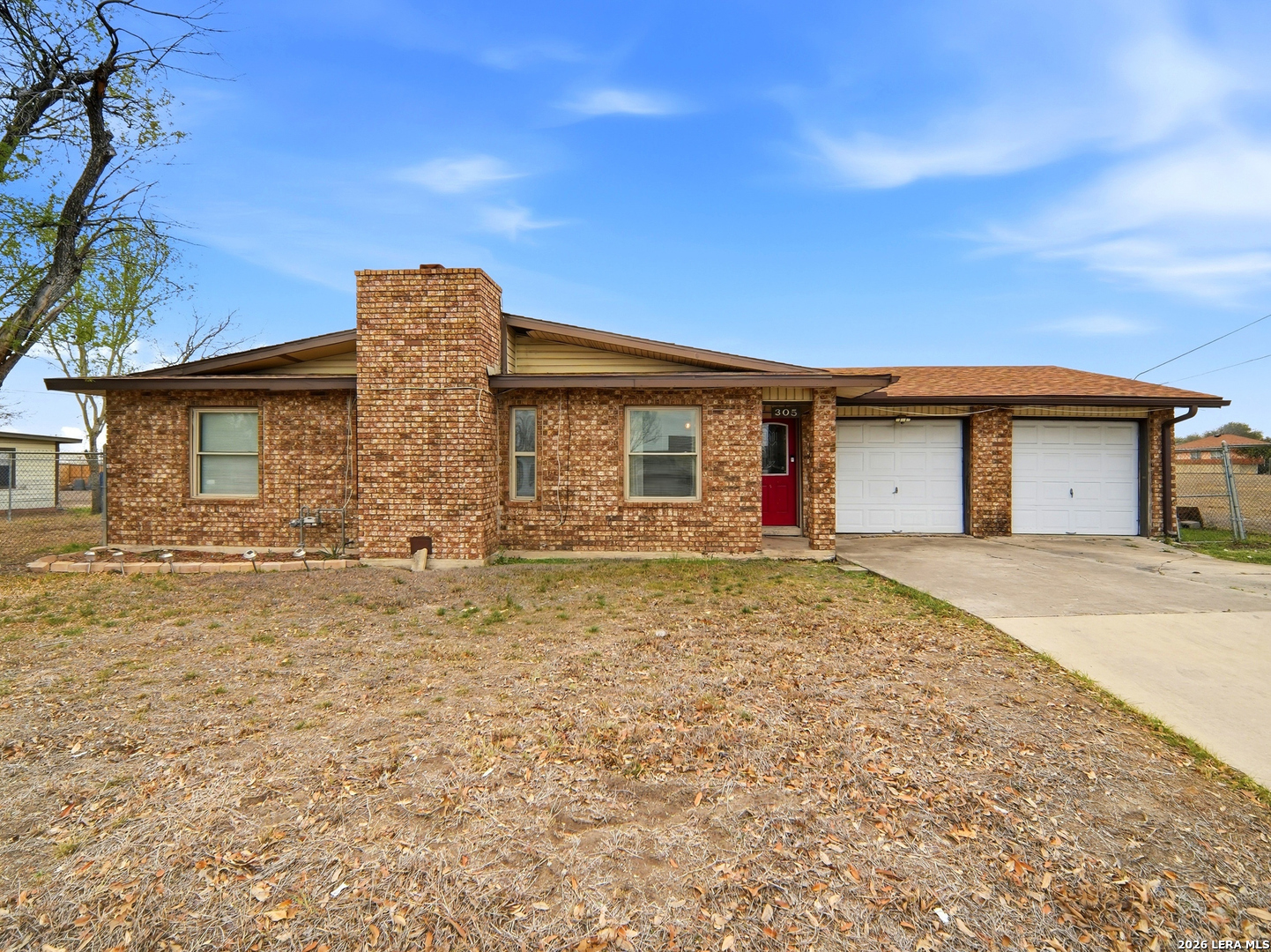 305 TOEPPERWEIN RD, Converse TX 78109